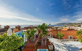 Marina Blue - Apartments & Suites